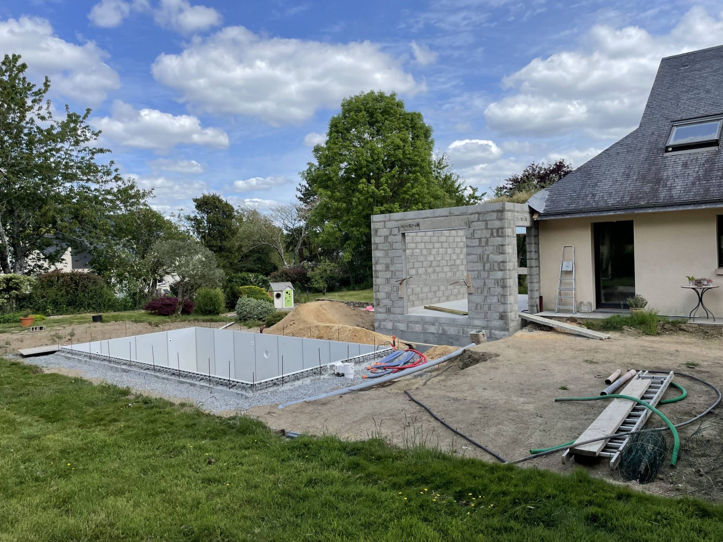 2 Extensions sur la commune de Ploeren (38)