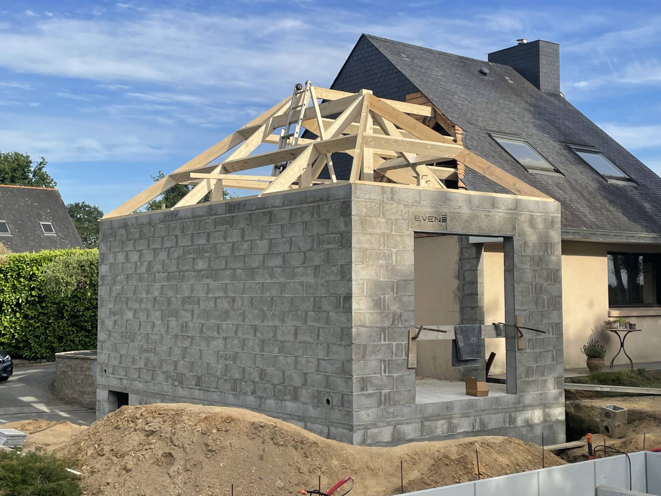 2 Extensions sur la commune de Ploeren (42)